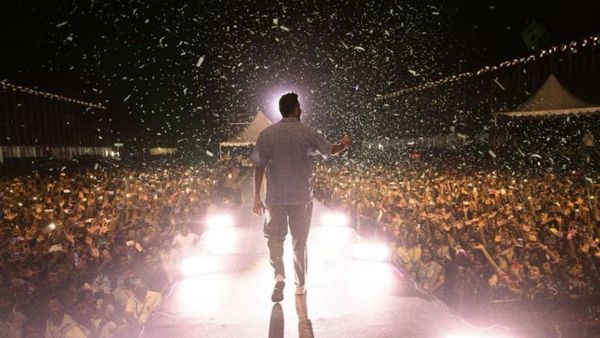 Jasprit Bumrah Enjoys Warm Reception At Chennai s Sathyabama Institute