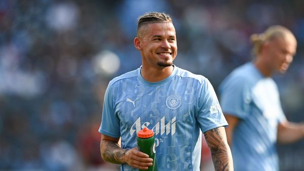 Kalvin Phillips - Nốt Trầm Của Tuyển Anh Trong Cuộc Hành Trình Đầy Thắng Lợi