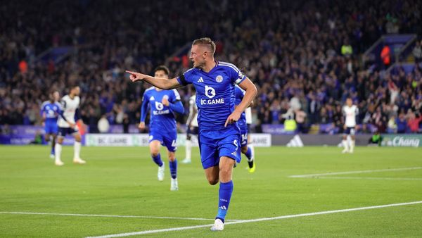 Vardy Secures 1-1 Draw for Leicester