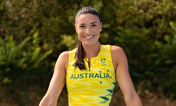 Katta kokrakli porno modellarning fotosuratlari