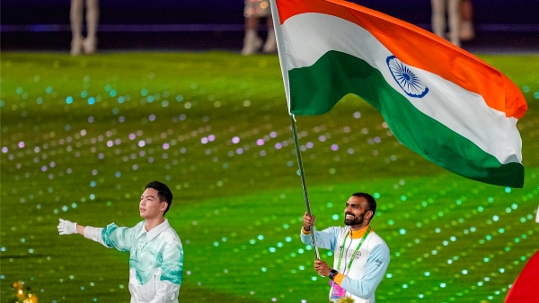 Olympics 2024 closing ceremony flagbearers