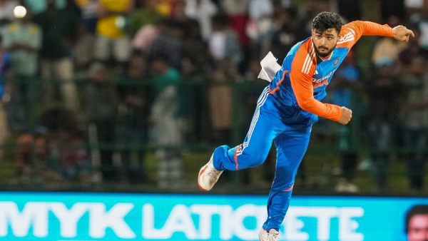 riyan-parag-makes-odi-debut-rishabh-pant-replaces-kl-rahul-one-pacer-in-india-playing-11-3rd-match