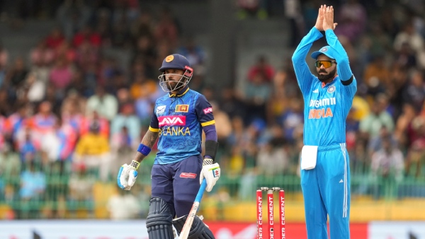 ind-vs-sl-why-india-players-are-wearing-black-armbands-in-1st-odi-vs-sri-lanka