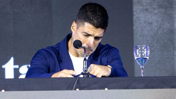 Suarez Ends International Career