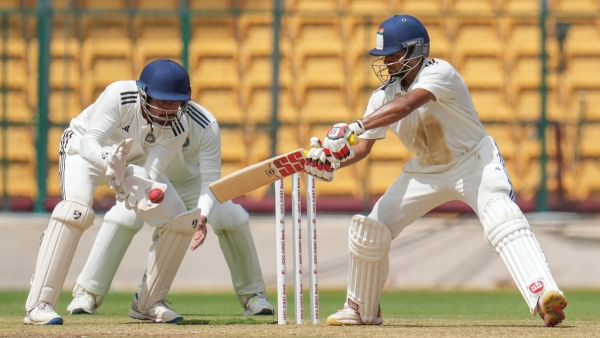 Duleep Trophy 2024 Musheer Khan Shines with a Gritty Century on Debut India B post 202 7 on Day 1 at Chinnaswamy Stadium