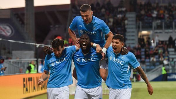 Napoli Tops Serie A, Lukaku Shines