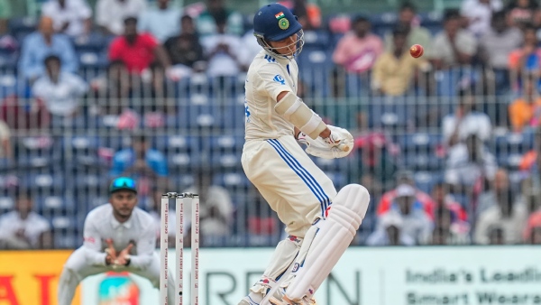 yashasvi-jaiswal-stunned-after-getting-out-to-bangladeshs-65-tall-pacer-kl-rahul-follows
