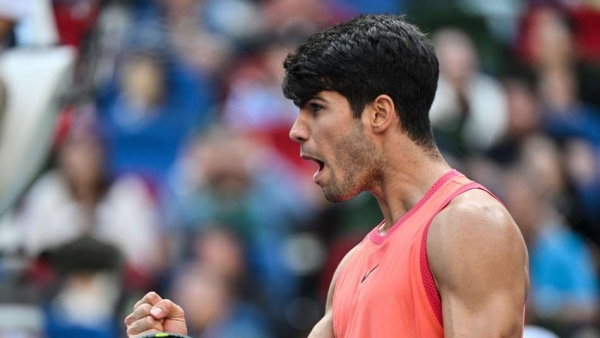 Alcaraz battles past Monfils to keep winning streak alive