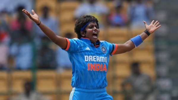 watch-india-women-pacer-arundhati-reddy-gives-fiery-send-off-to-former-pakistan-captain-nida-dar