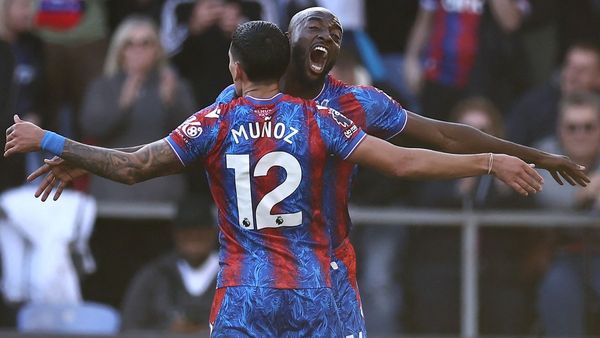 Crystal Palace Defeats Tottenham Hotspur 1-0