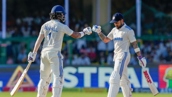 fan-tells-virat-kohli-bgt-me-aag-lagani-hai-as-star-batter-stops-and-reacts fan-tells-virat-kohli-bgt-me-aag-lagani-hai-as-star-batter-stops-and-reacts