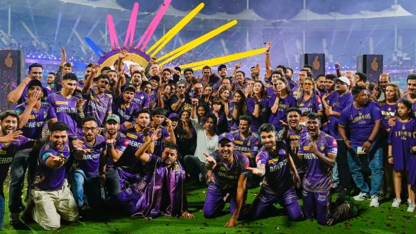 durga-puja-2024-kolkata-knight-riders-seek-blessings-of-goddess-durga-with-ipl-trophy