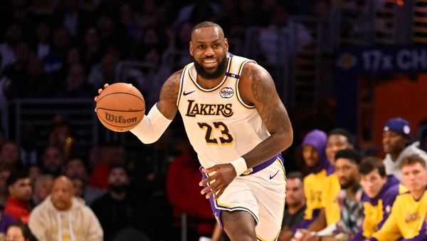 LeBron Emphasises Team Play in Lakers Win LeBron Emphasises Team Play in Lakers Win