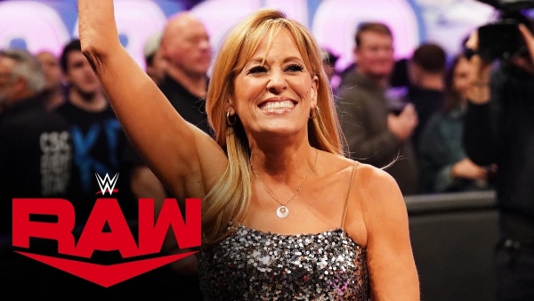 Lilian Garcia returns on Raw image courtesy YouTube