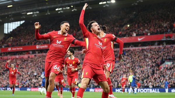 Liverpool Defeats Chelsea 2-1 at Anfield