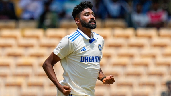 mohammed-siraj-scares-daryl-mitchell-before-dismissing-new-zealand-batter-two-deliveries-later