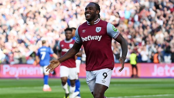 West Ham Claims First Home Win Against Ipswich