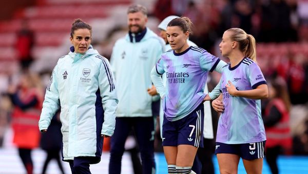 Mead Praises Slegers at Arsenal Women