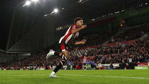 Brentford Beats Leicester City with Schade's Hat-Trick