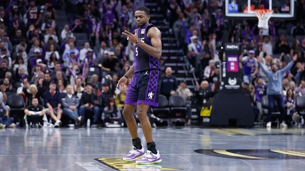 Fox's 49 Points Secure Kings' Win Over Jazz