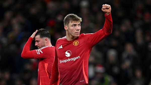 Hojlund Shines in United's 3-2 Victory