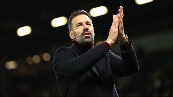 Van Nistelrooy Awaits Discussion with Amorim