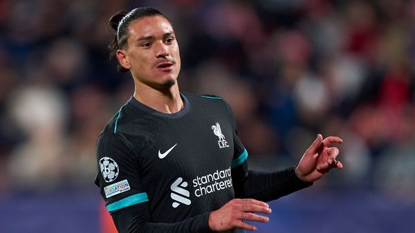 Slot Supports Nunez Amid Goal Criticism