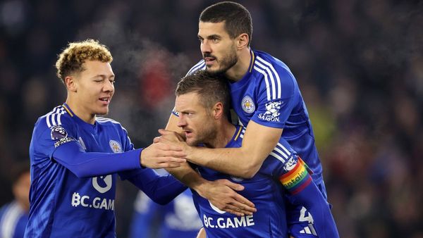 Van Nistelrooy Hints at January Transfers for Leicester