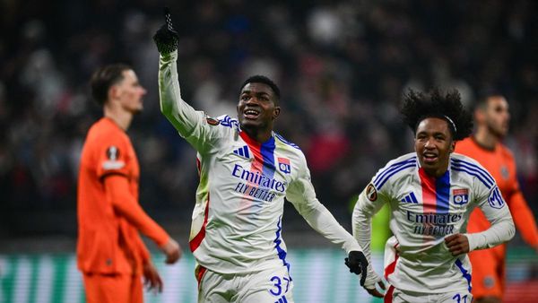 Lyon Triumphs Over Eintracht Frankfurt 3-2 Lyon Triumphs Over Eintracht Frankfurt 3-2