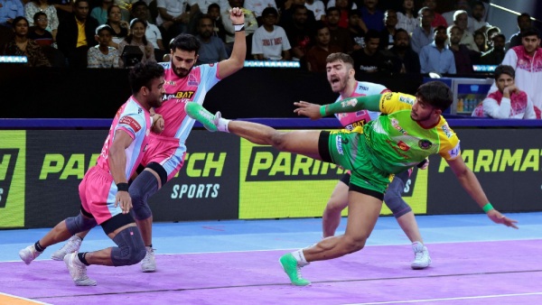 Devank Dalal helped Patna Pirates defeat Jaipur Pinks Panthers Image Courtesy PKL Media