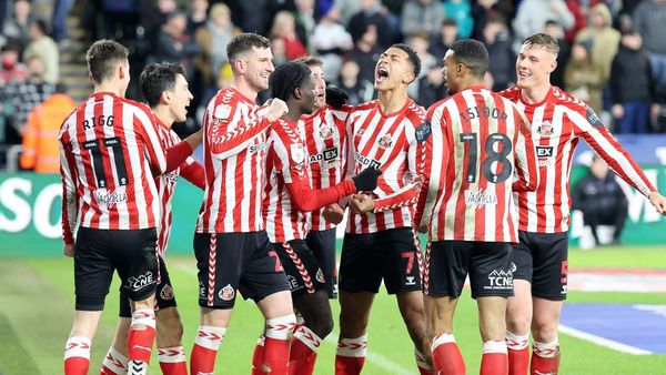 Sunderland Stuns Swansea in Thrilling Comeback