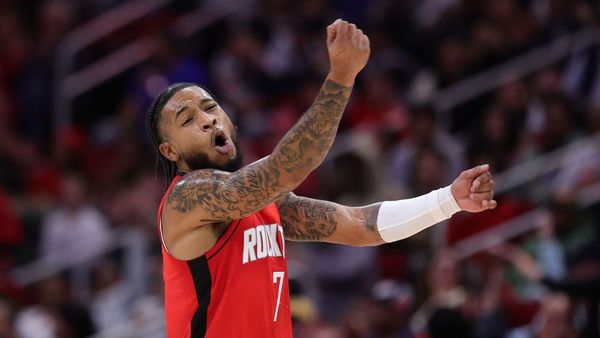 Whitmore Shines in Rockets' Win Over Mavs