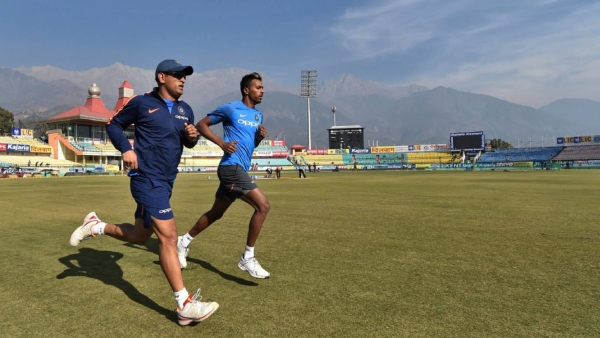 Hardik Pandya Closest To Matching MS Dhoni s Finishing Role In 50-Over Cricket Sanjay Bangar