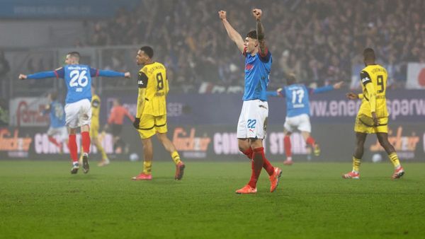 Holstein Kiel Defeats Borussia Dortmund 4-2
