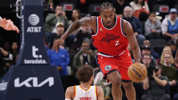 Kawhi Leonard Returns After Injury Layoff