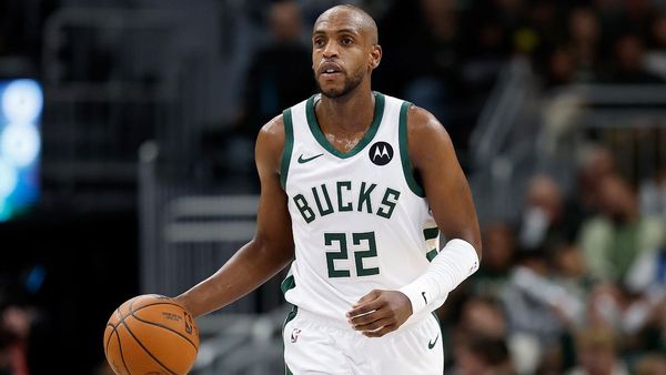 Middleton Scores Eight Points for Bucks