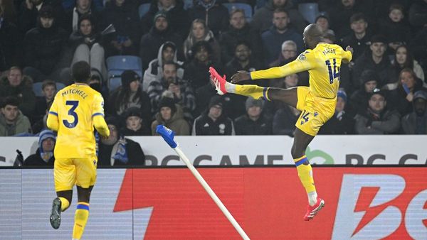 Leicester City Loses to Crystal Palace 0-2
