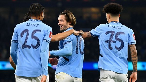 Manchester City Beats Salford City 8-0