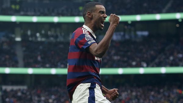 Newcastle Beats Tottenham 2-1 in Premier League