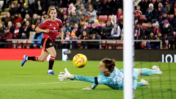 United Moves Up to Second in WSL After Win