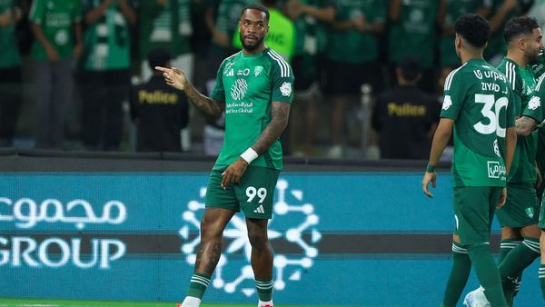 Al-Ahli Defeats Al Fateh 2-0 with Toney Goals