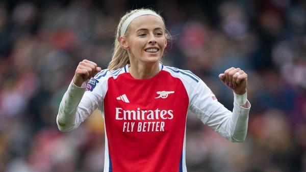 Arsenal Dominates Tottenham; Chelsea Wins Late