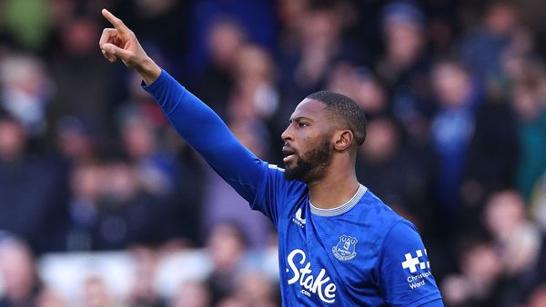 Beto Stars in Everton's 4-0 Victory Over Leicester
