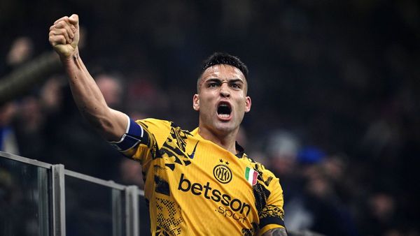 Inter Tops Serie A with Martinez's Header