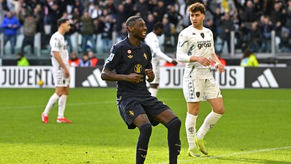 Motta on Kolo Muani and Vlahovic Partnership