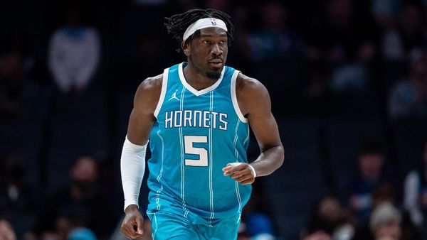 Lakers Trade for Mark Williams from Hornets
