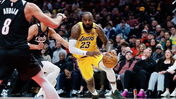 Lakers Win as LeBron Scores 40 Points