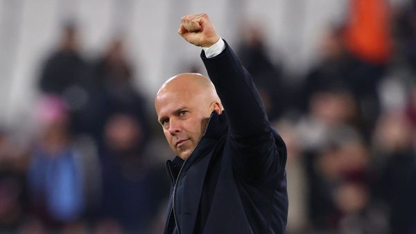 Liverpool Defeats Manchester City 2-0