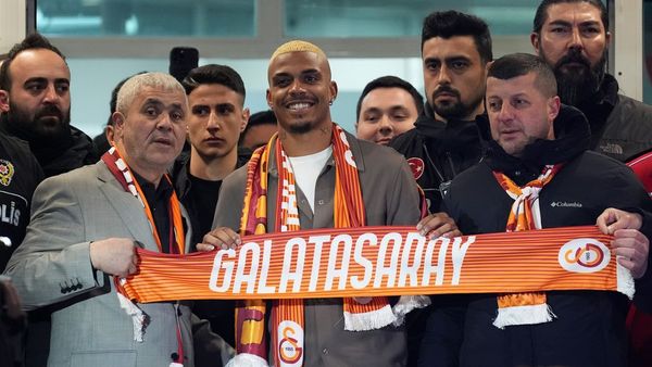 Lemina Returns to Galatasaray from Wolves