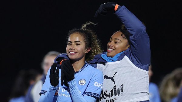Fowler Celebrates City’s League Cup Victory